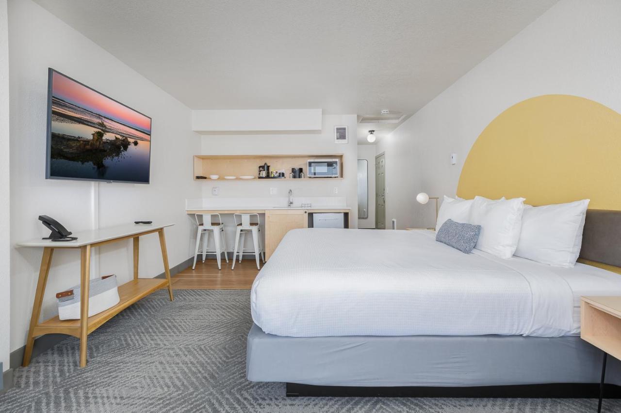 Surfland Hotel Линкън Сити Стая снимка